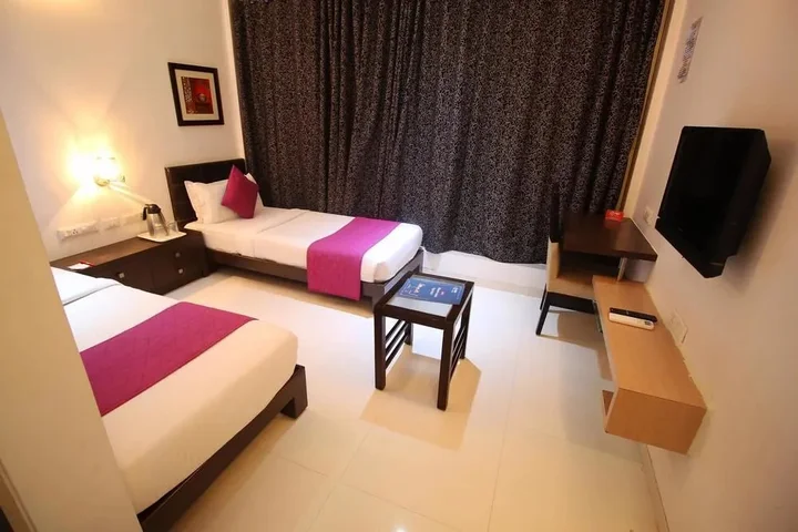 Ахмедабад: OYO Rooms ISKCON SG Highway II