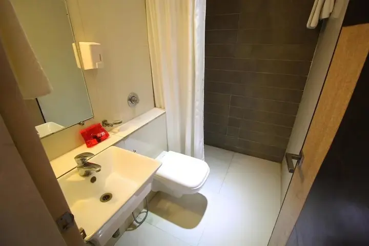 Ахмедабад: OYO Rooms ISKCON SG Highway II
