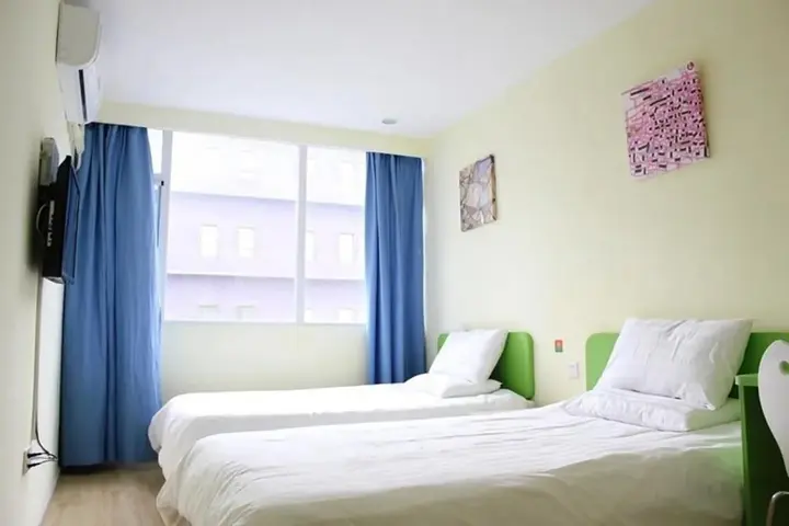 Циндао: Kelinning Hotel Qingdao Taidong