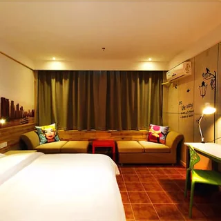Шанграо: 100 Inn Shangrao Central Square Walking Street