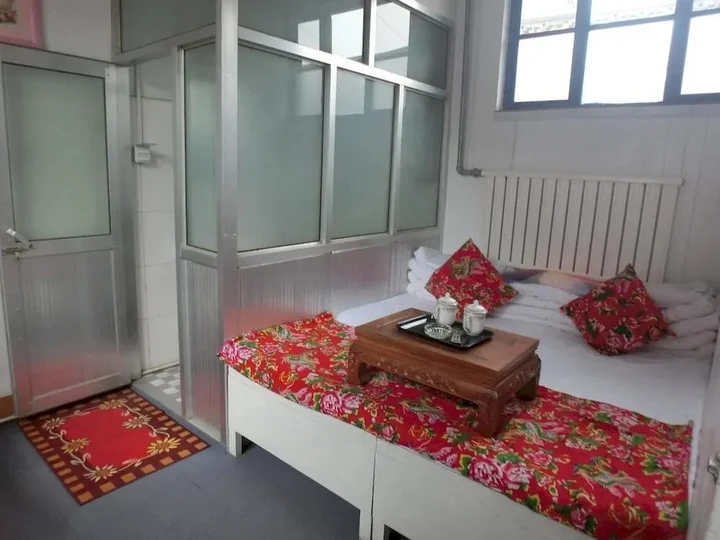 Цзиньчжун: Pingyao Small Family Inn