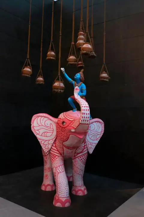 carousel image 4