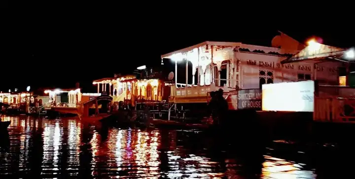 Kings Throne House boats — фото 6