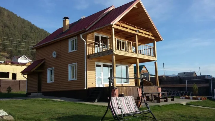 Большое Голоустное: Holiday homes Aliye Parusa