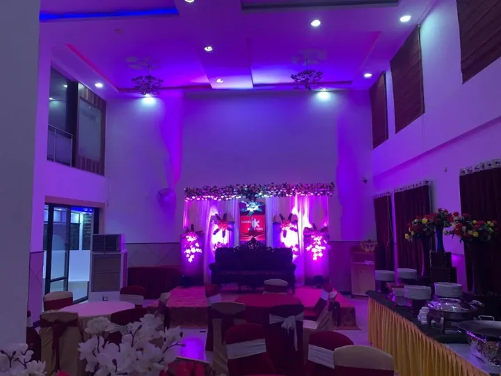 Нагпур: Hotel Mansarovar Luxury Business Hotel