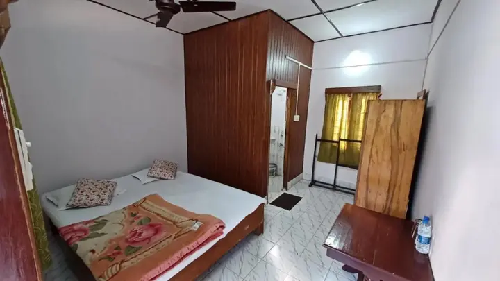 Кохора: Sarmah Lodge