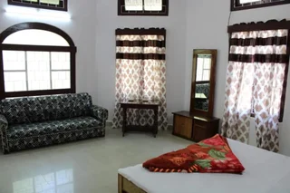 Кохора: Sarmah Lodge