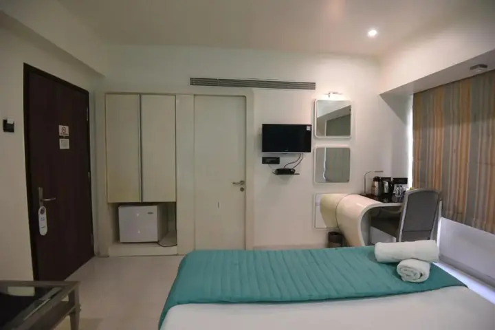 Тхане: Vista Premier At Thane West