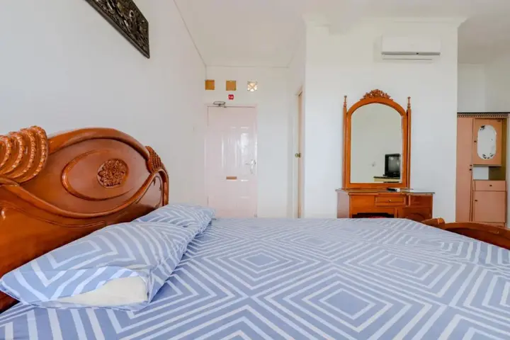 Парангтритис: Adinda Beach Villas
