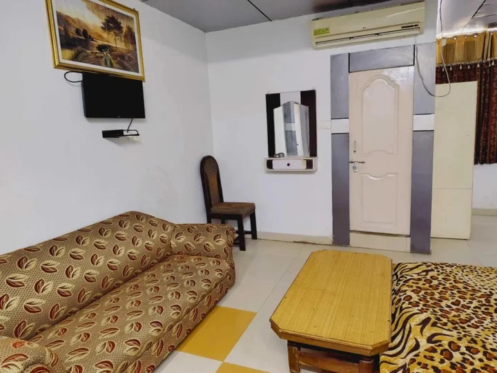 Крепость Jhansi: Hotel High Way
