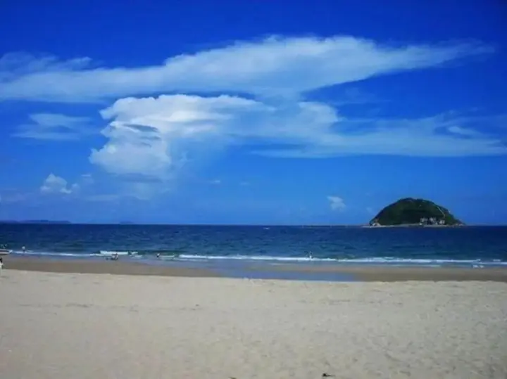 Шэньчжэнь: Xichong No. 1 Beach Huts
