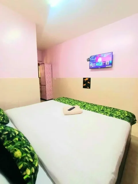 Ути: Hays SK Residency