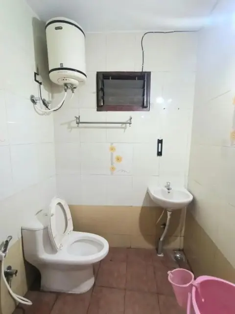 Ути: Hays SK Residency