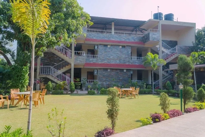 Наинитал: The Dukes Den Resort