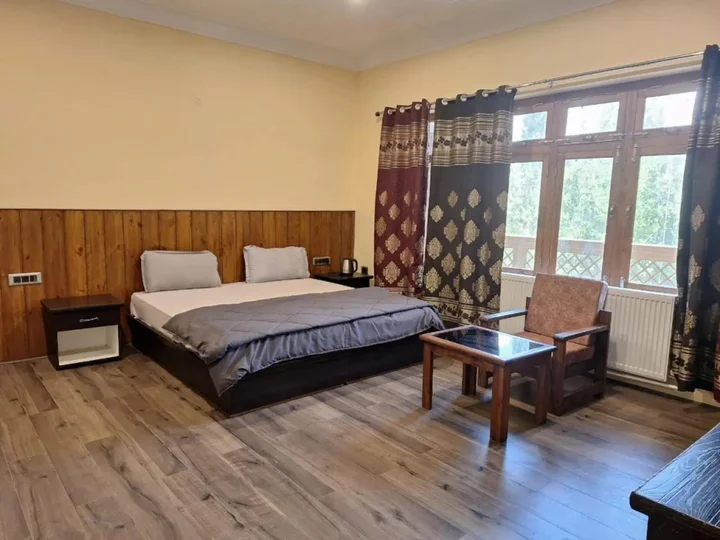 Лех: Tongspon Guest House