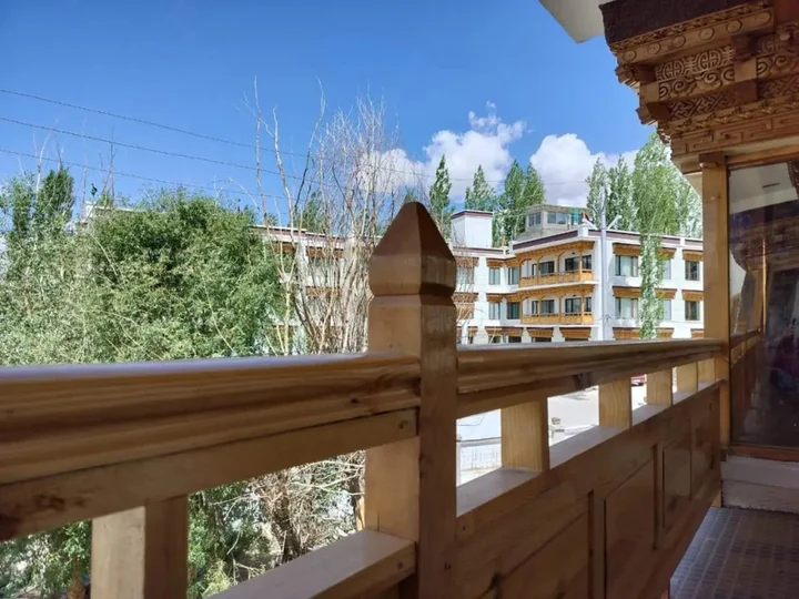 Лех: Tongspon Guest House