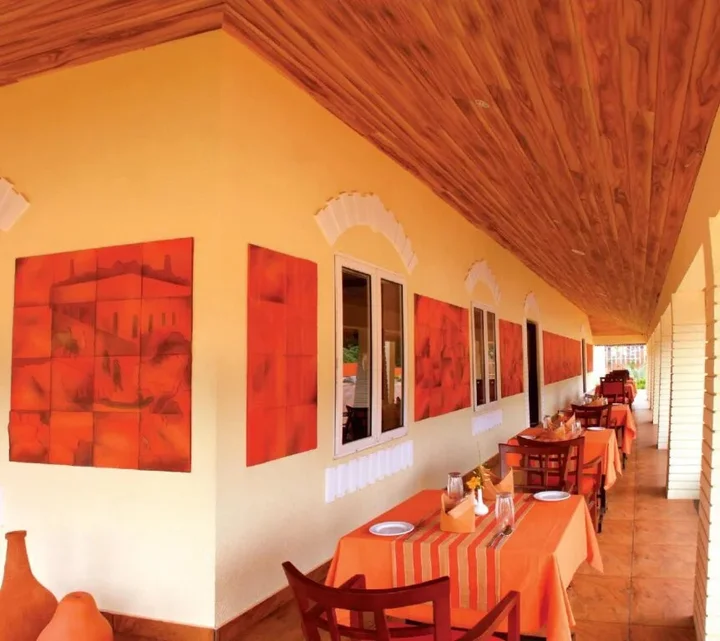 Атирапалли: Eastend Clayhouse Chalakudy
