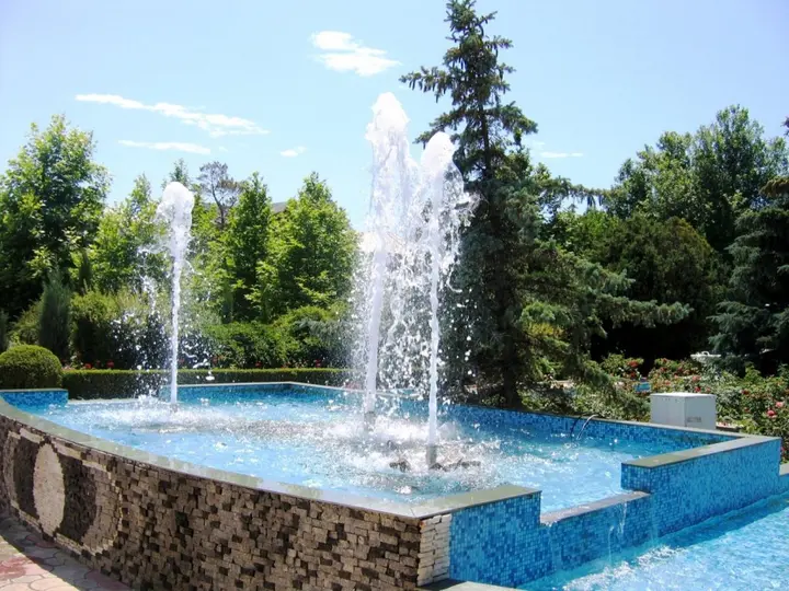 Николаевка: Luchezarnyj (Nikolaevka)