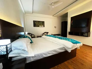 Матхура: Home-Like Ganpati Infinity Resort