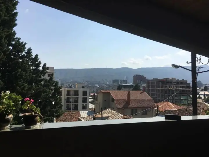 Тбилиси: Guest House Vedzisi
