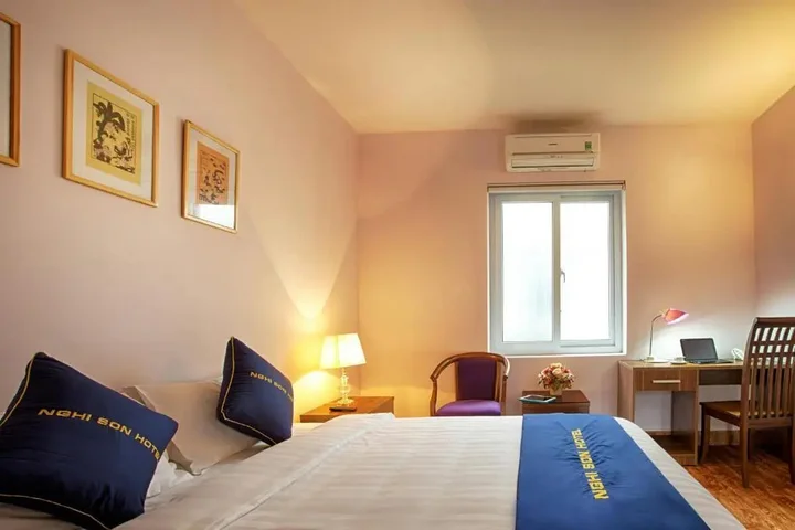 Ксом Дуа: Giang Son Hotel