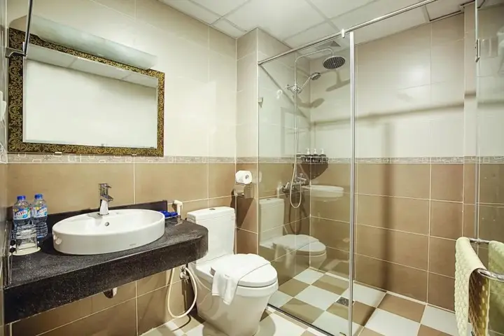 Ксом Дуа: Giang Son Hotel