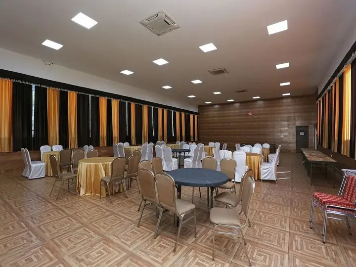 Дехрадун: Hotel JSR Inn by OYO Rooms