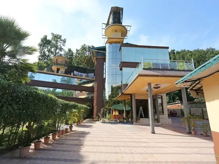 Дехрадун: Hotel JSR Inn by OYO Rooms