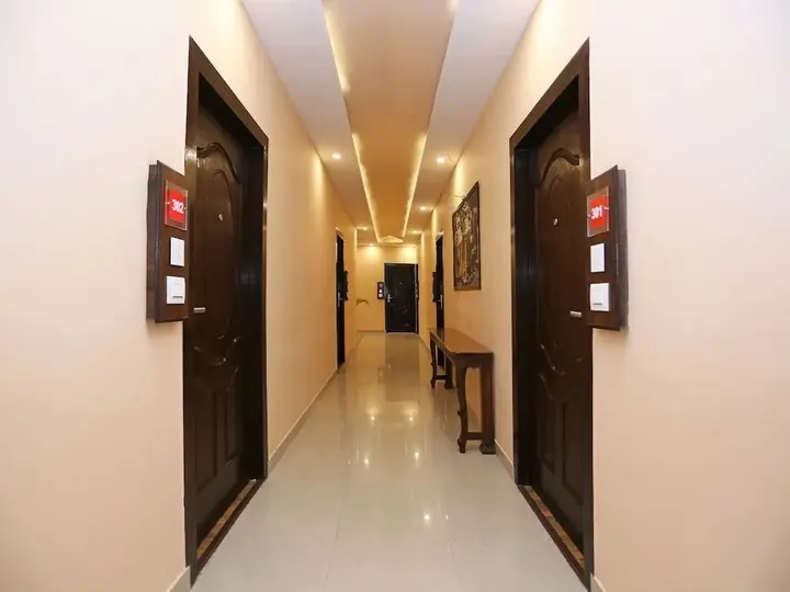 Дехрадун: Hotel JSR Inn by OYO Rooms