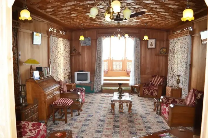 New Peony Houseboat — фото 5