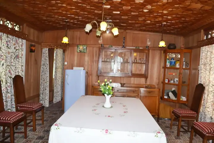 New Peony Houseboat — фото 3