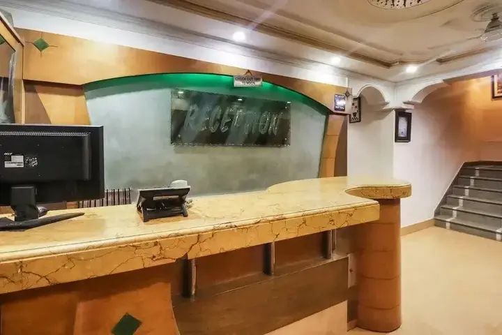 Колката: Amit Hotel by OYO Rooms