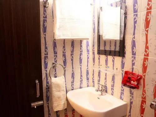 Колката: Amit Hotel by OYO Rooms