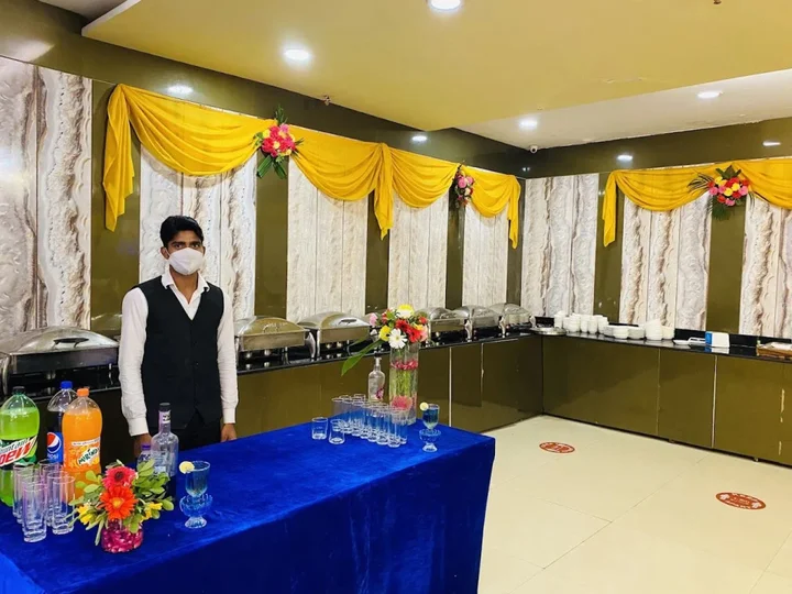 Газиабад: Banana Tree Hotel & Banquets