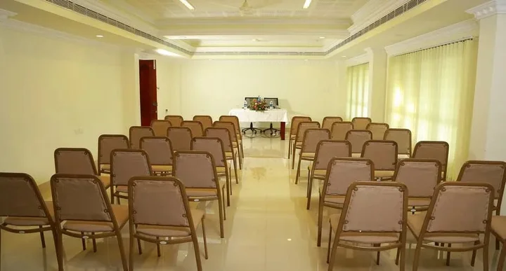 Чирайнкижу: Hotel Kaveri International