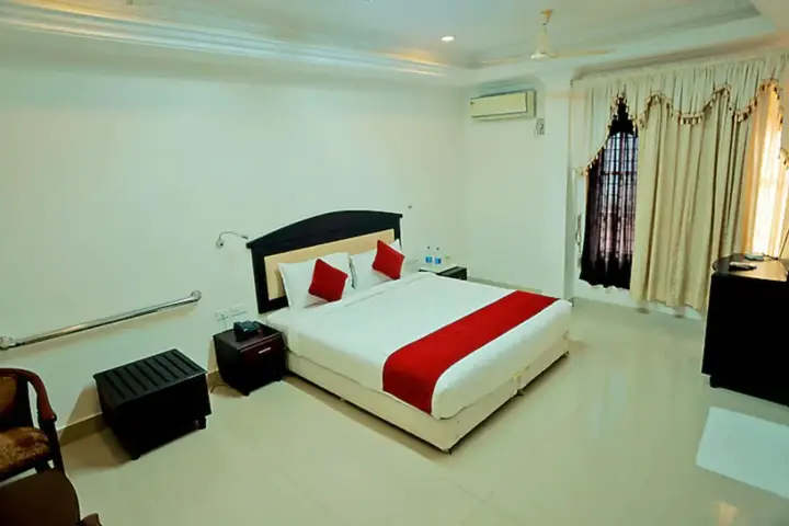 Чирайнкижу: Hotel Kaveri International