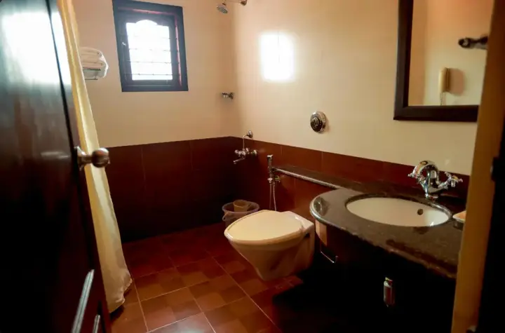 Чирайнкижу: Hotel Kaveri International