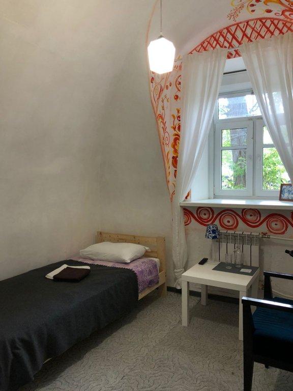 Великий Новгород: Гостевой дом Любава на набережной