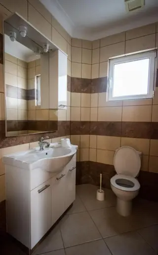 Кити: Panais Villa