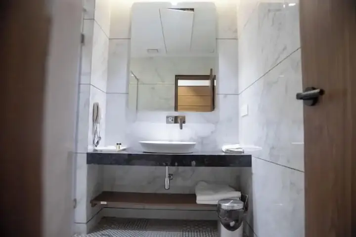 Нью-Дели: The Retreat Resort