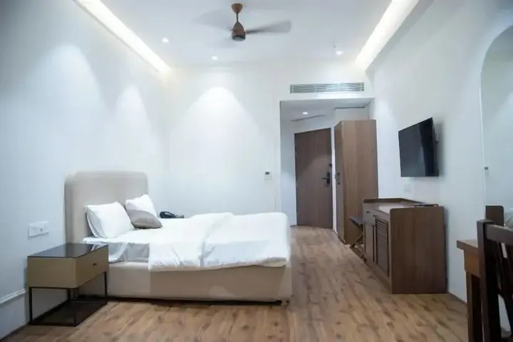 Нью-Дели: The Retreat Resort