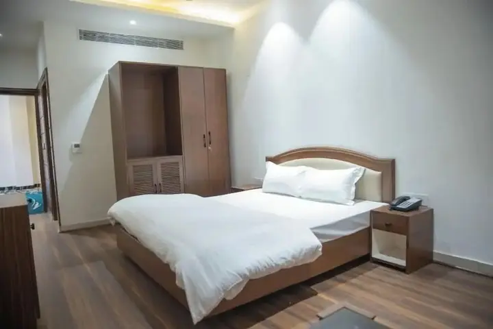 Нью-Дели: The Retreat Resort