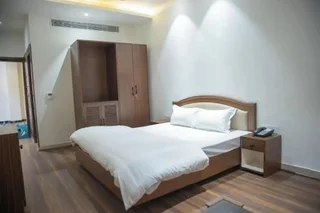 Нью-Дели: The Retreat Resort
