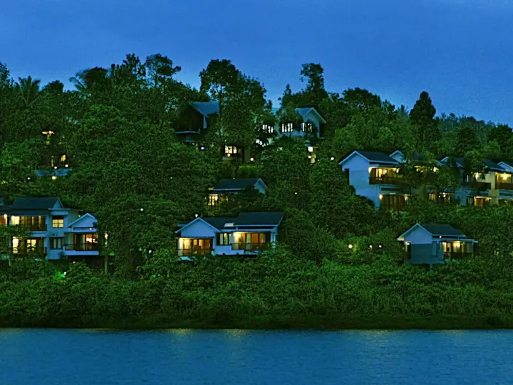 Велламундра: Wayanad Silver Woods