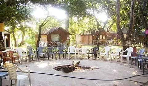 Крепость Ramnagar: Hotel Corbett Jungle Lore