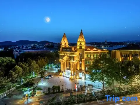 Циньхуандао: Tang Bai Hai Jing hotel (tiger stone shop, Beidaihe)