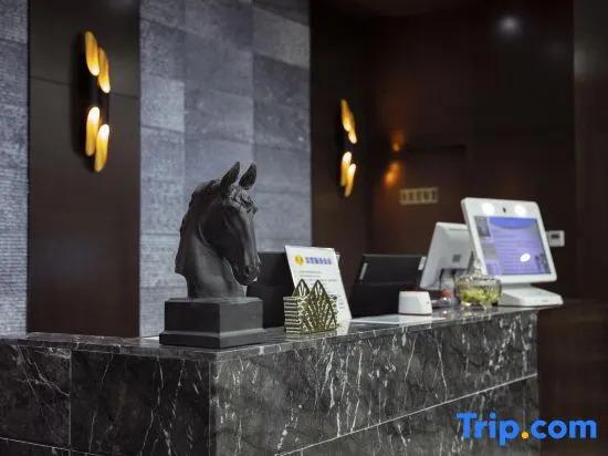 Циньхуандао: Tang Bai Hai Jing hotel (tiger stone shop, Beidaihe)