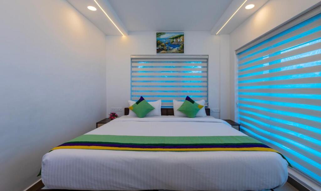 Аллеппи: Thejas Houseboat Premium Three