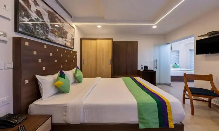 Аллеппи: Thejas Houseboat Premium Three