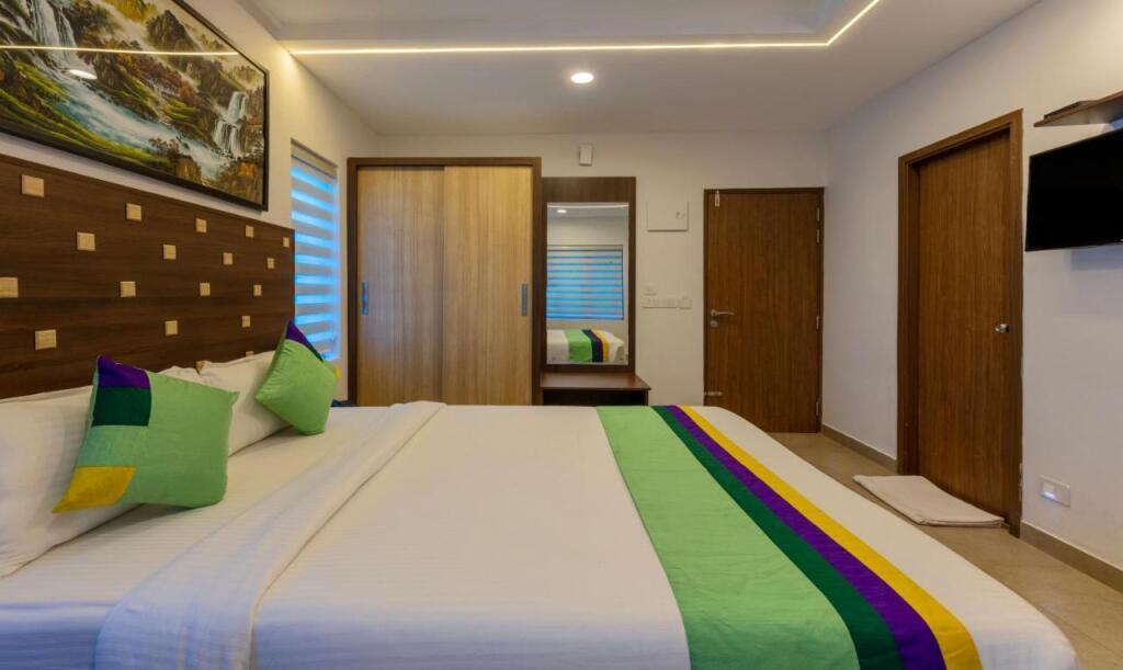 Аллеппи: Thejas Houseboat Premium Three